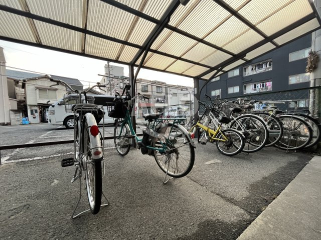 レジデンス三津屋のその他|レジデンス三津屋　駐輪場