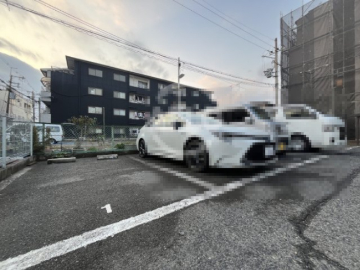 レジデンス三津屋の駐車場|レジデンス三津屋　駐車場