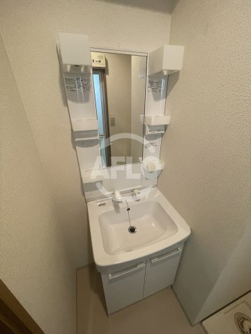 ローレル関大前の独立洗面台|洗面台