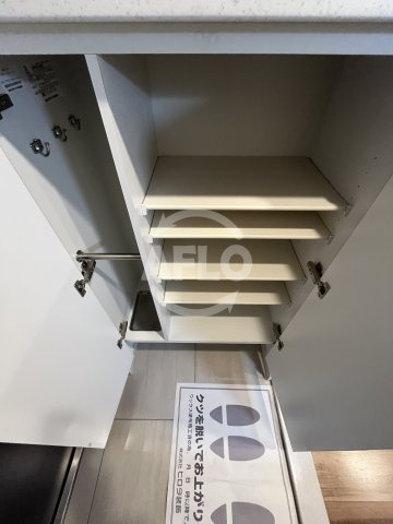 ルミナス三国本町の内装|シューズボックス