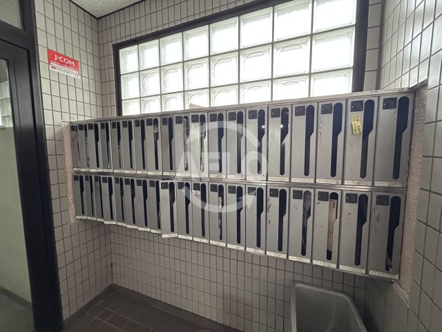 江坂ハイツ8の設備|江坂ハイツ8　メールボックス