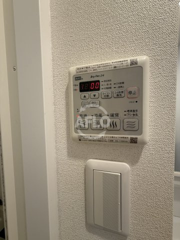 ファステート江坂ランウェイの洗面所|浴室乾燥機