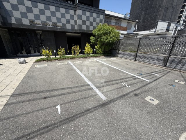 ファステート江坂ランウェイの駐車場|駐車場