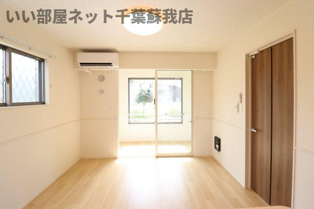 おゆみ野中央６丁目アパートの居間・リビング|ゆったり過ごせる居間です