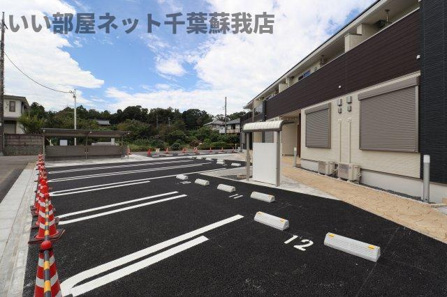 おゆみ野中央６丁目アパートの駐車場|駐車場があるので、車を買う予定の方も安心です