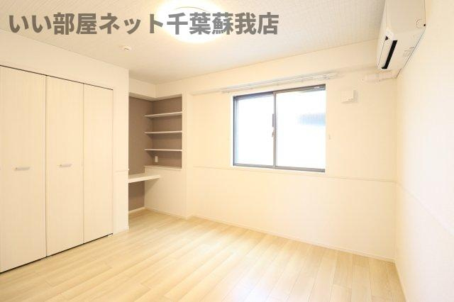 おゆみ野中央６丁目アパートの寝室|使い勝手のいい寝室です