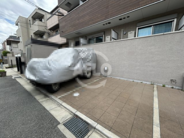 プルメリア江坂の駐車場|駐車場