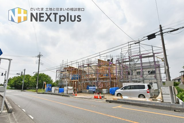 蓮田市藤ノ木第５　全３棟　３号棟の前面道路含む現地写真