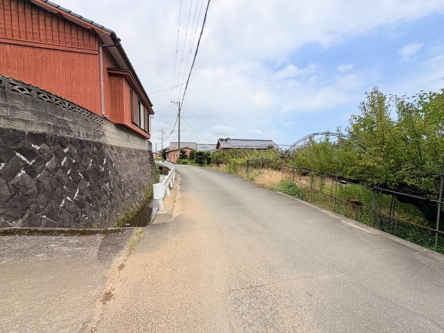みやま市高田町田尻 敷地面積300坪以上　平屋の前面道路含む現地写真