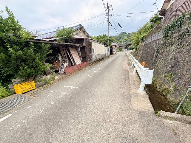 みやま市高田町田尻 敷地面積300坪以上　平屋の前面道路含む現地写真