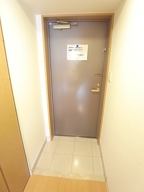 ロイヤルヒル神戸三ノ宮Ⅱの玄関
