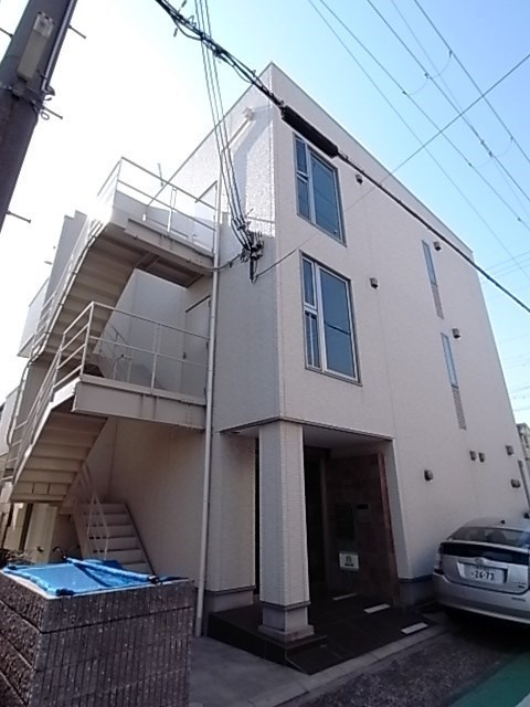 エヌズガーデン夙川の外観