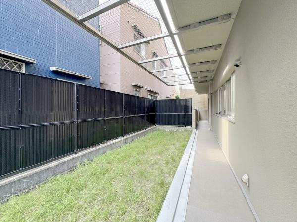 【内装】 | ローレルコート鳳 | お庭があることで、家の周囲に障害物が少なくなり、建物全体に自然光を取り入れやすくなります！