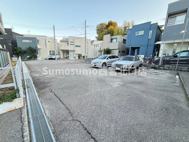 ヴァン・ヴェール夙川の駐車場