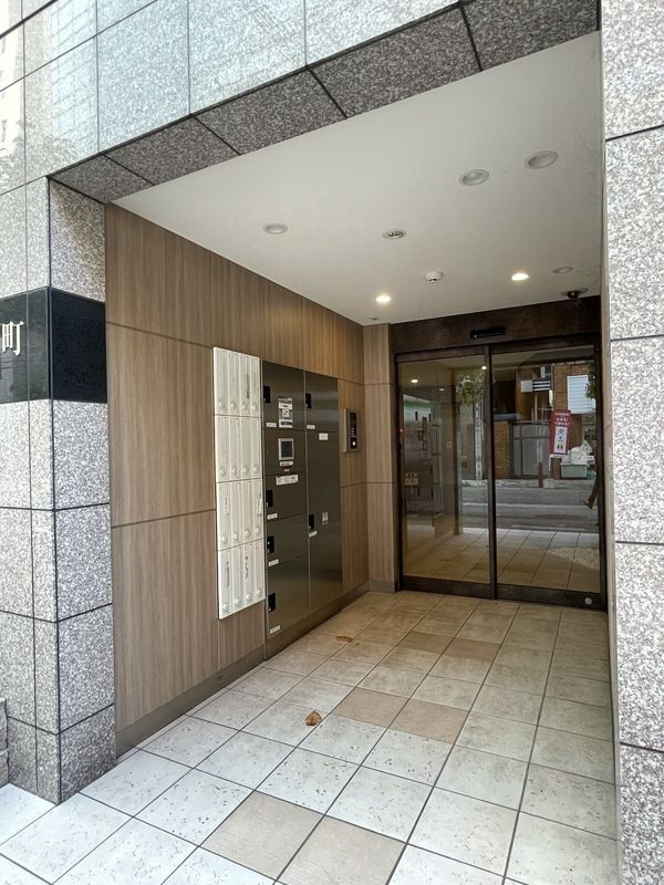 シャンテ与力町のエントランス