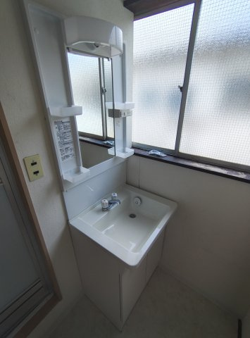 白鳩荘B棟の洗面所