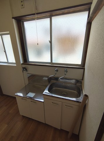 白鳩荘B棟のキッチン