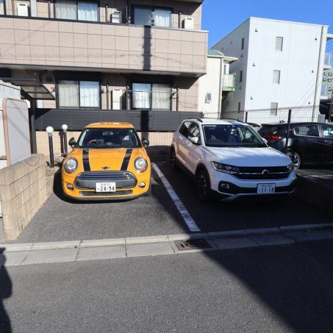 エスポワールの駐車場