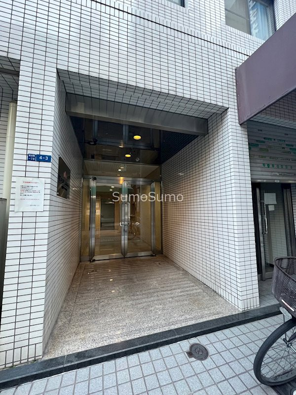 REBANGA船場アパートメントのエントランス
