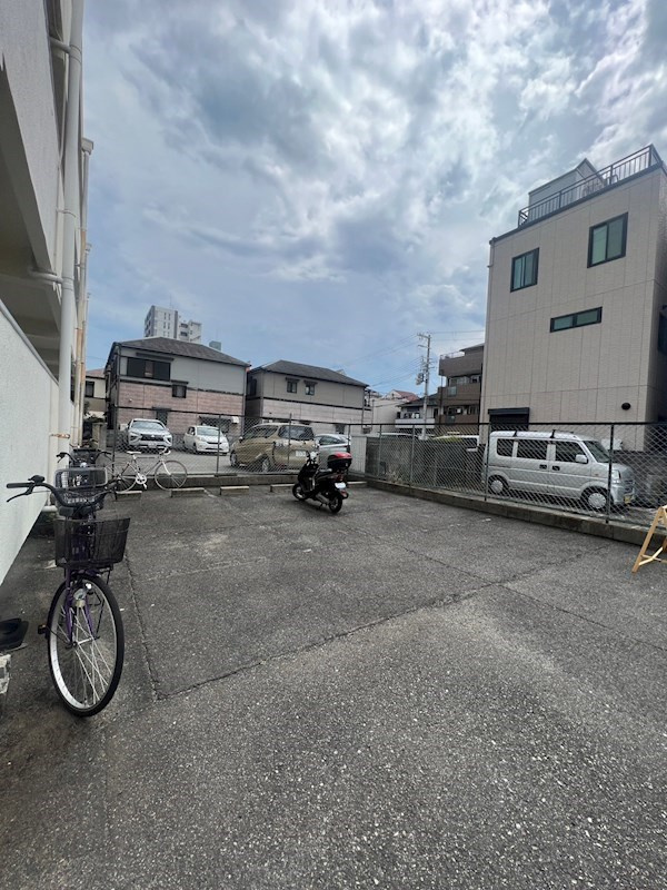 辻井マンションの駐車場