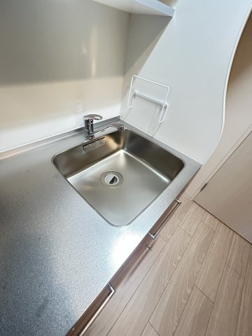 セレニテ西元町アリエのキッチン