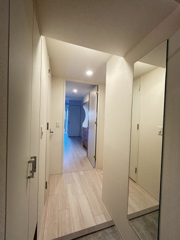 セレニテ西元町アリエの玄関