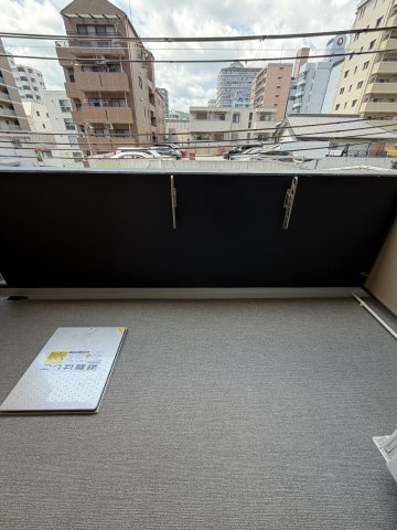 セレニテ神戸西アリエのバルコニー