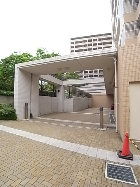 トア山手ザ・神戸タワーのエントランス