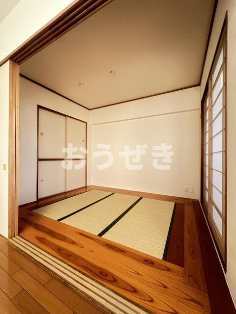 ドメス山下町ベイタワーの和室