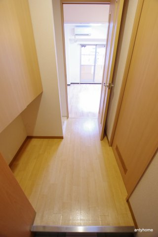 アーキグレイス新大阪　仲介手数料無料の玄関