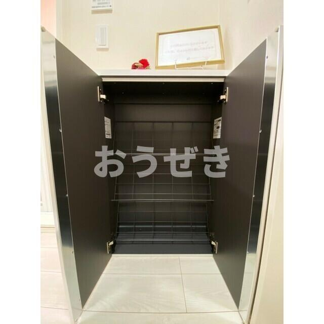 ＶＥＲＳＡＮＴＥ　ＹＯＫＯＨＡＭＡの収納