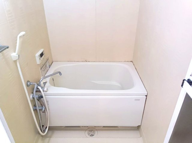 ローレルハイツ宝塚弐号棟の浴室|お風呂で日々の疲れを落としましょう。