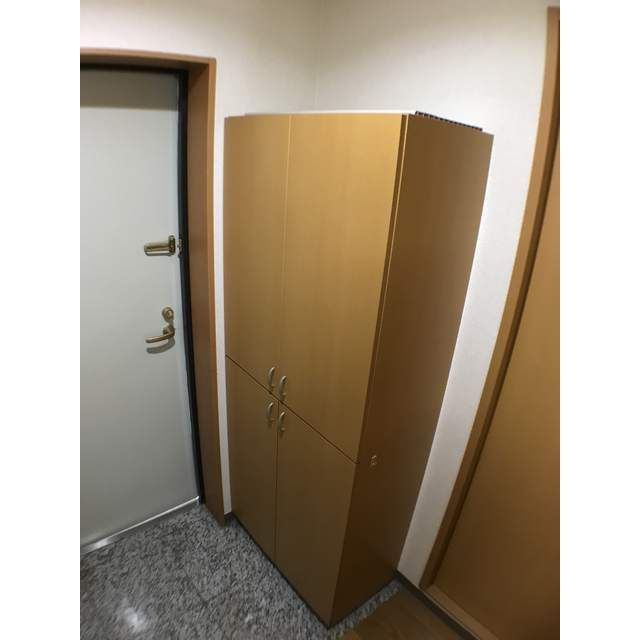 アン　ラルジュの玄関