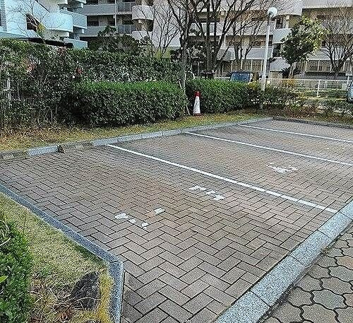 西福岡マリナタウンイーストコートの駐車場