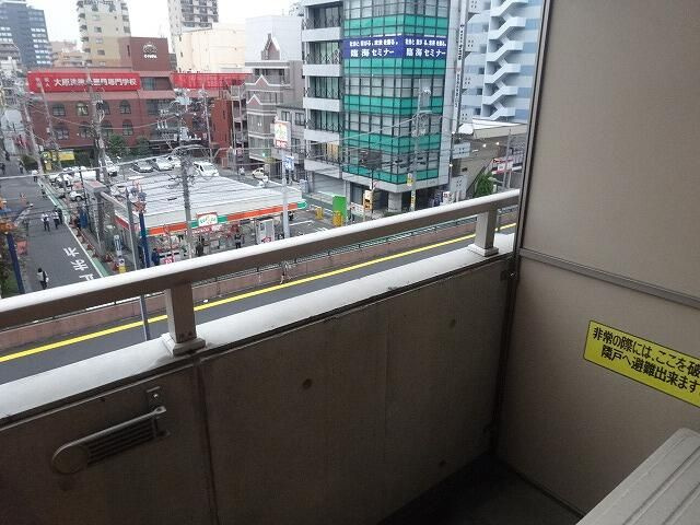 ステージグランデ大宮のバルコニー