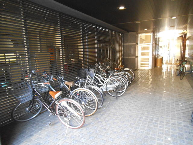 リバーサイドビュー皇漢のその他共用部分|自転車も置けます！