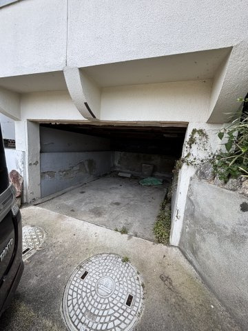 福角町貸家　松山市福角町戸建賃貸の駐車場|駐車場があります