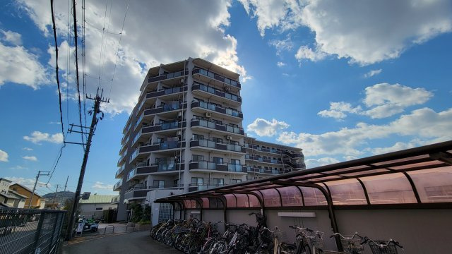 朝日プラザ鳴神の外観