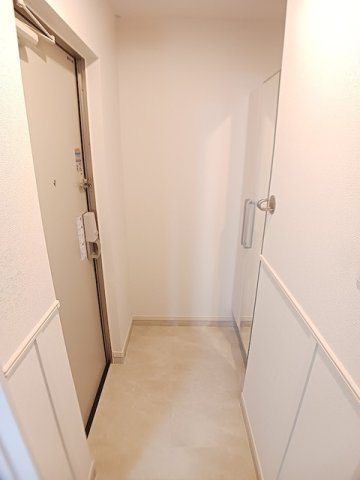 【玄関】 | ヒカルサ岸和田畑町