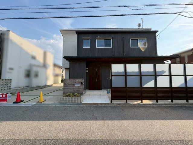 ◆リフォーム済み美宅◆敷地６６坪◆５SLDKの大豪邸◆駐車３台可能◆守山市荒見町