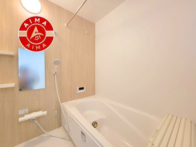 糟屋郡粕屋町内橋東1丁目第3-5棟（1号棟）の内観：施工例|1日の疲れを癒してくれる広々バスルーム。雨の日のお洗濯にも大活躍な浴室乾燥機付です！