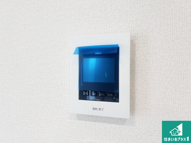 5日(土)6日(日)現地ご見学可能！　宝塚市光ガ丘　限定1邸の防犯設備|カラーモニターインターホン！声だけでなく来訪者の姿や顔がモニターで確認できるので、小さなお子様がいらっしゃるご家庭でも安心できます！