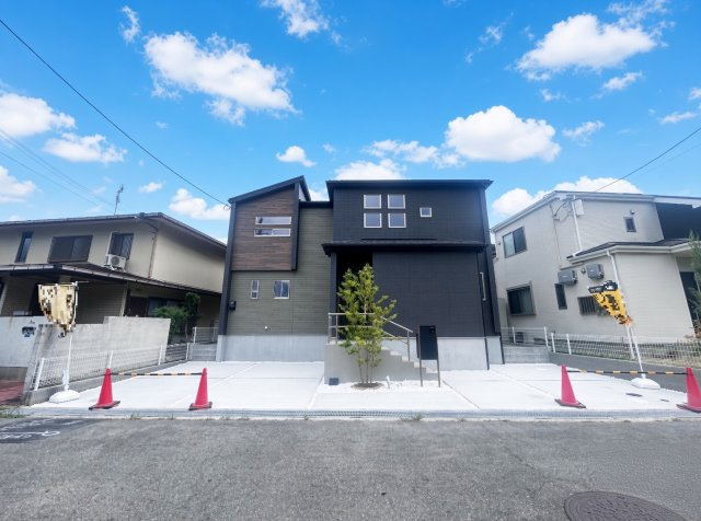 5日(土)6日(日)現地ご見学可能！　宝塚市光ガ丘　限定1邸の外観|安心の10年保証！外観を美しく保ち、雨水で汚れを落とします！気になることがありましたら、お気軽にお問い合わせください！