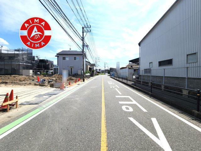 糟屋郡粕屋町内橋東1丁目第3-5棟（2号棟）の外観|前面道路含む現地の写真です。
