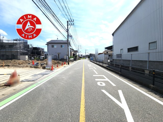 糟屋郡粕屋町内橋東1丁目第3-5棟（3号棟）の外観|前面道路含む現地の写真です。