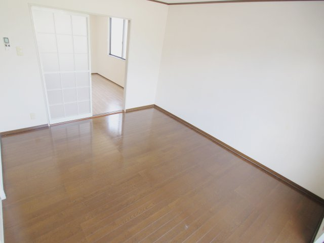 安芸郡海田町大立町のアパートの内装