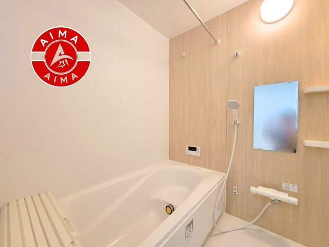 糟屋郡粕屋町内橋東1丁目第3-5棟（5号棟）の内観：施工例|1日の疲れを癒してくれる広々バスルーム。雨の日のお洗濯にも大活躍な浴室乾燥機付です！
