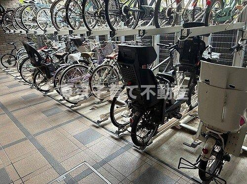 ライオンズマンション御茶ノ水の駐車場