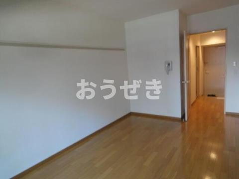ヴィラ・デル・ソーレ扇町の居間・リビング