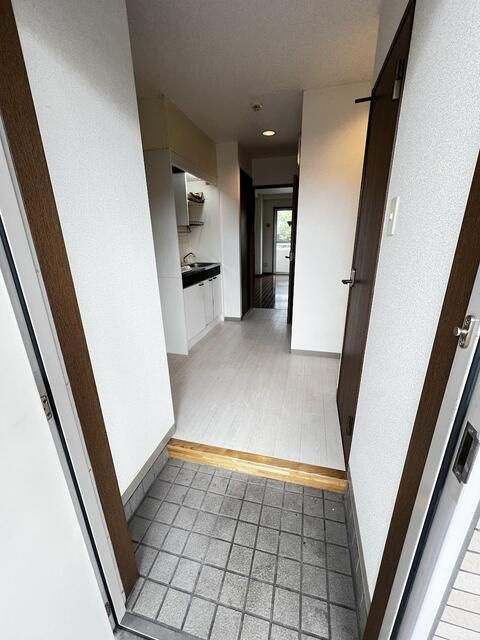 横浜市緑区十日市場町の賃貸マンションの玄関